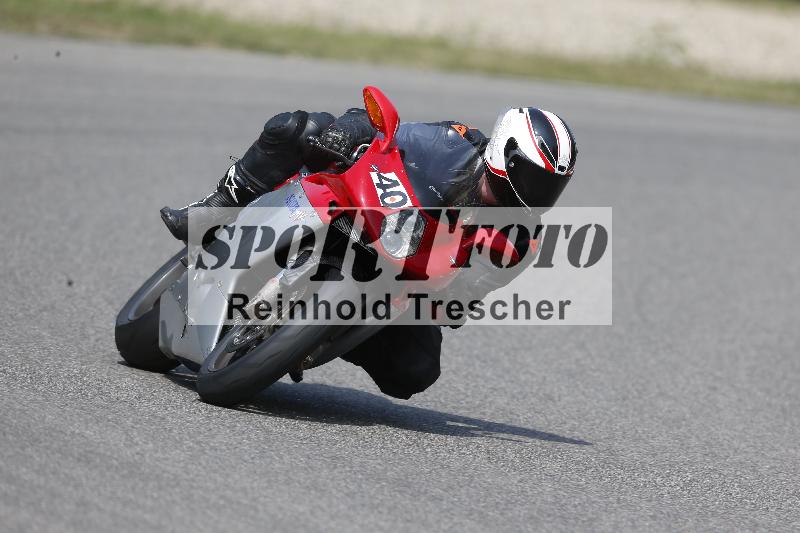 /49 26.08.2025 Cornu Master School ADR/rot-rouge/40